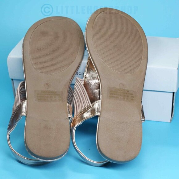 Like New!  Dream Pairs Champagne Gold Metallic Thong Sandal, Size 7 - Picture 7 of 11
